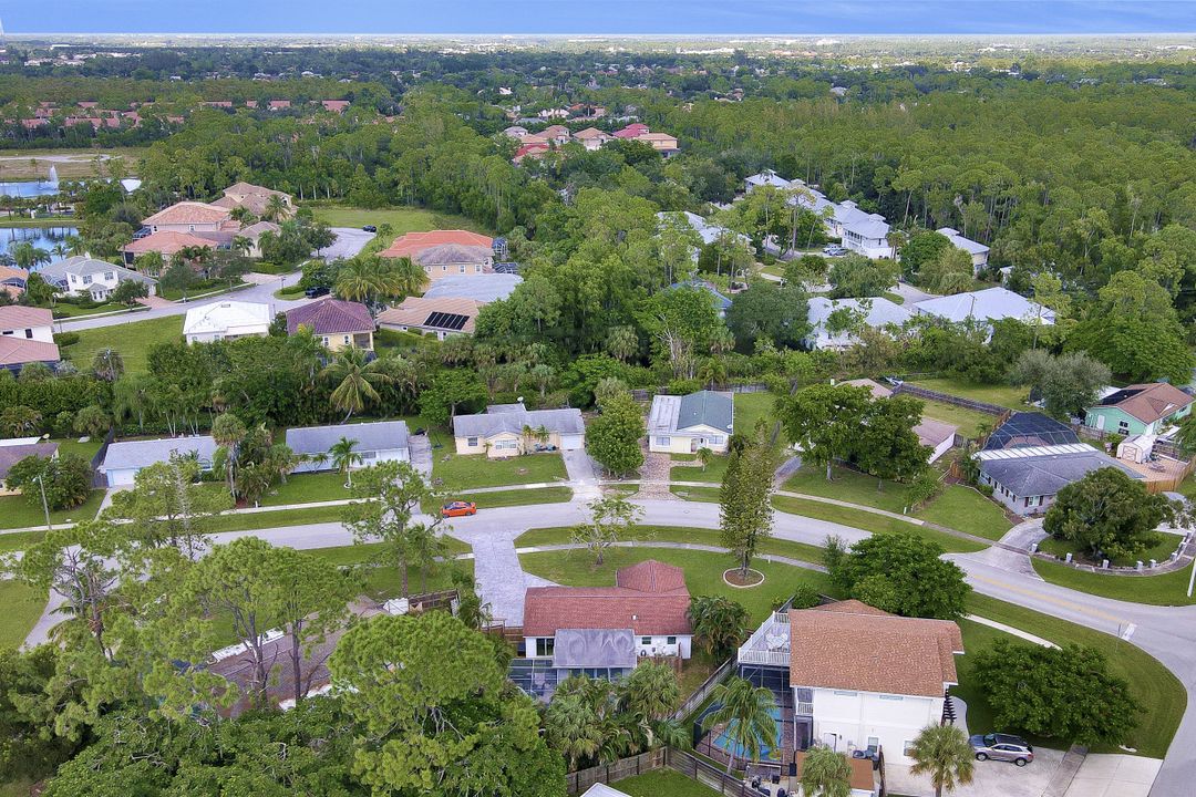 2824 Poinciana St, Naples, FL 34105