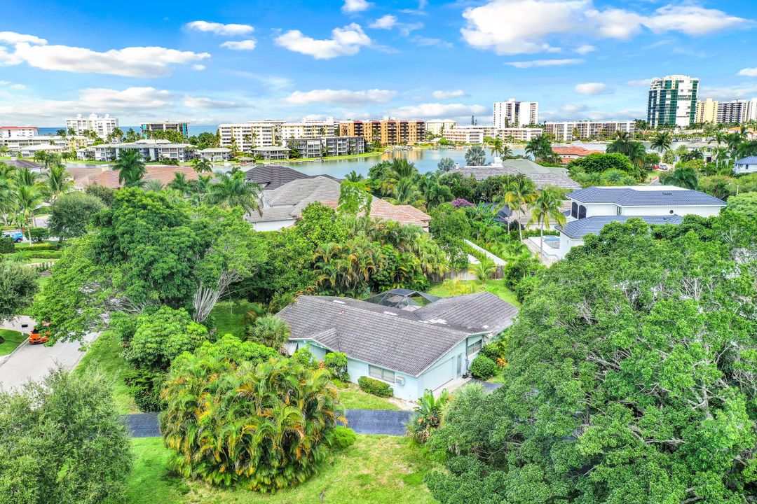 3225 Crayton Rd, Naples, FL 34103