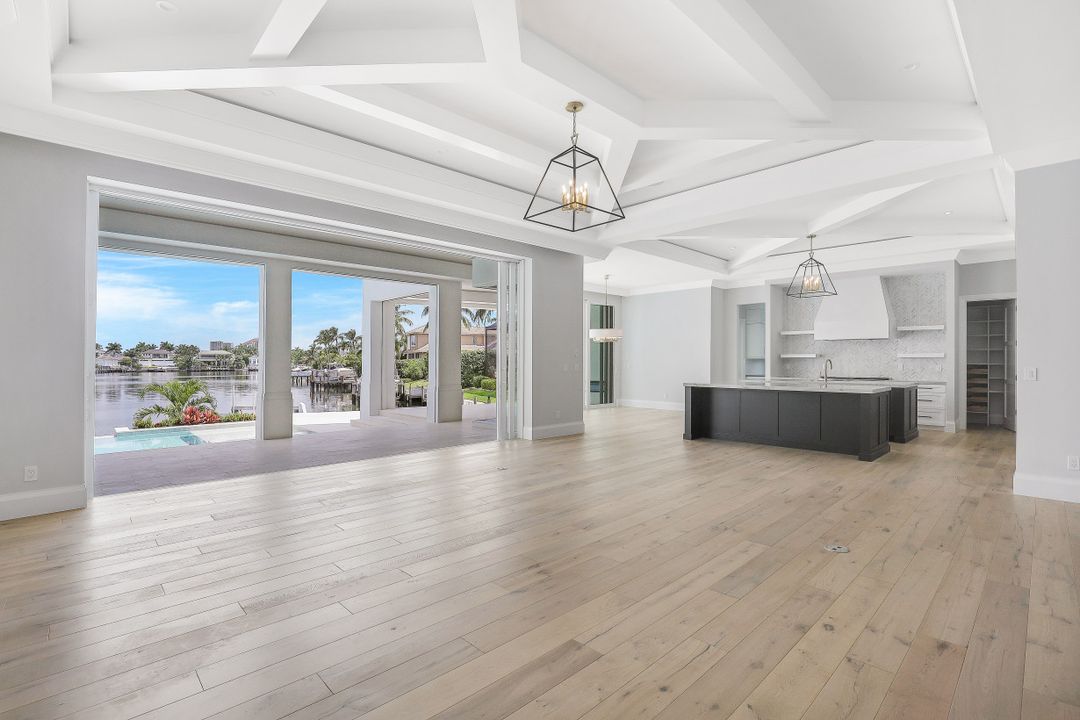 313 Turtle Hatch Rd, Naples, FL 34103