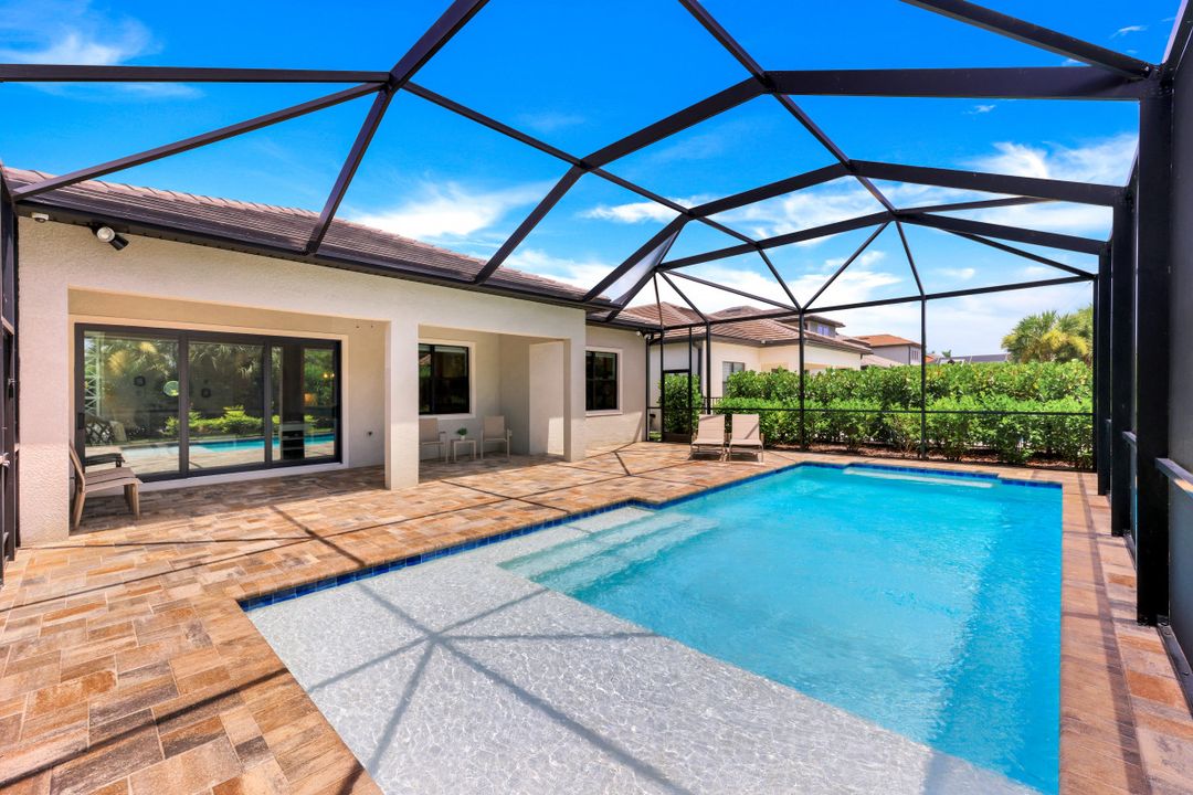 7273 Wilton Dr N, Naples, FL 34109