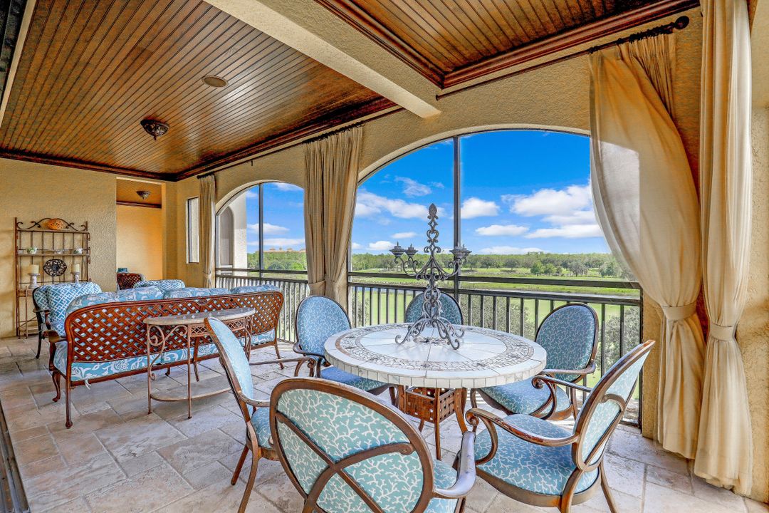 2542 Marquesa Royale Ln #301, Naples, FL 34109