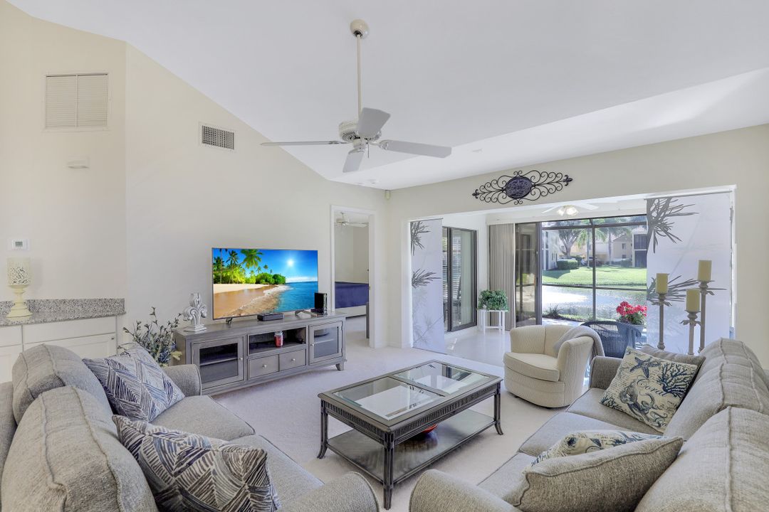 547 Beachwalk Cir, Naples, FL 34108