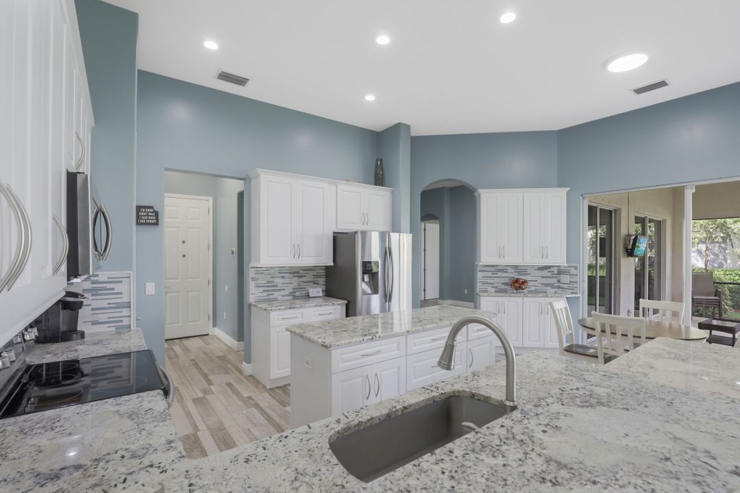 2058 Mandarin Ln, Naples, FL 34120