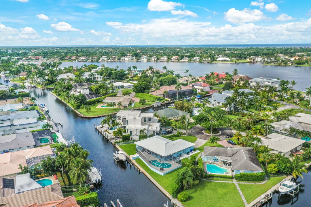 2150 Shad Ct, Naples, FL 34102