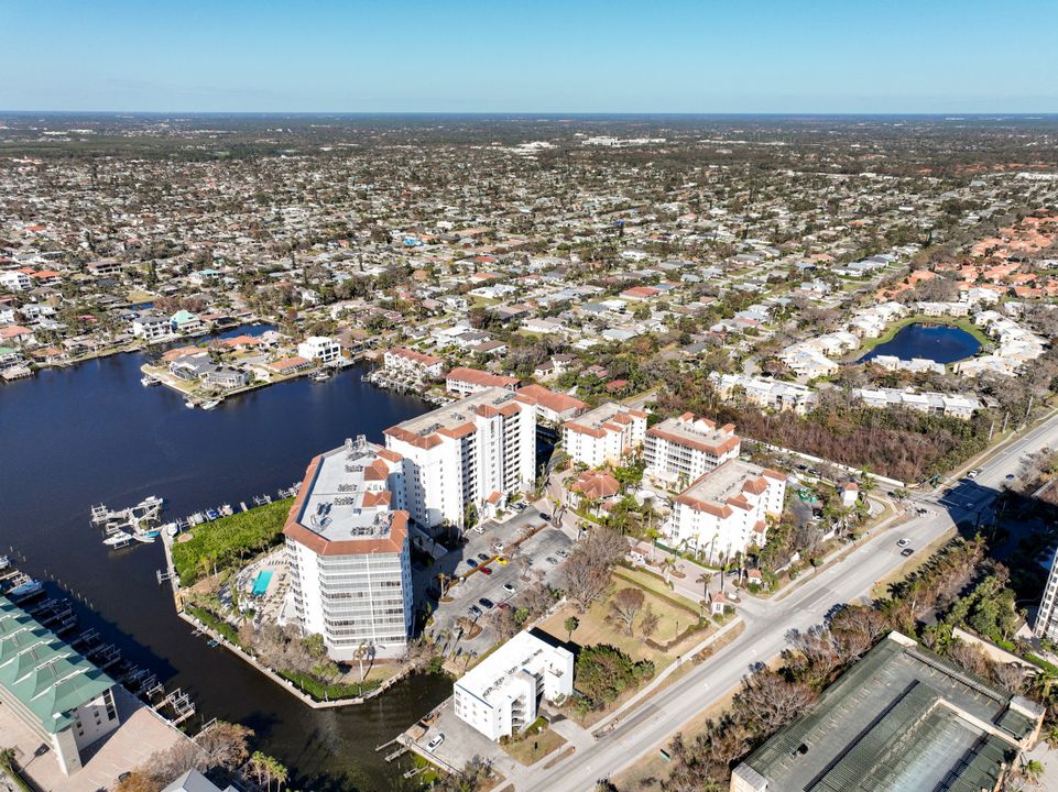 400 Flagship Dr, Naples, FL 34108