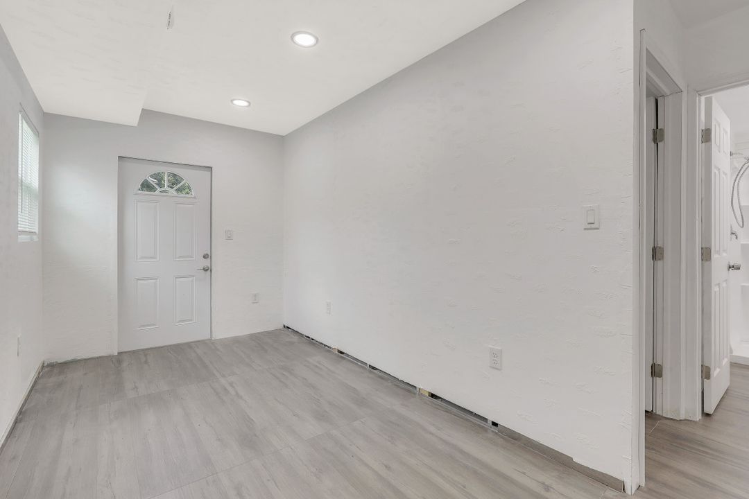 3660 20th Ave SE, Naples, FL 34117