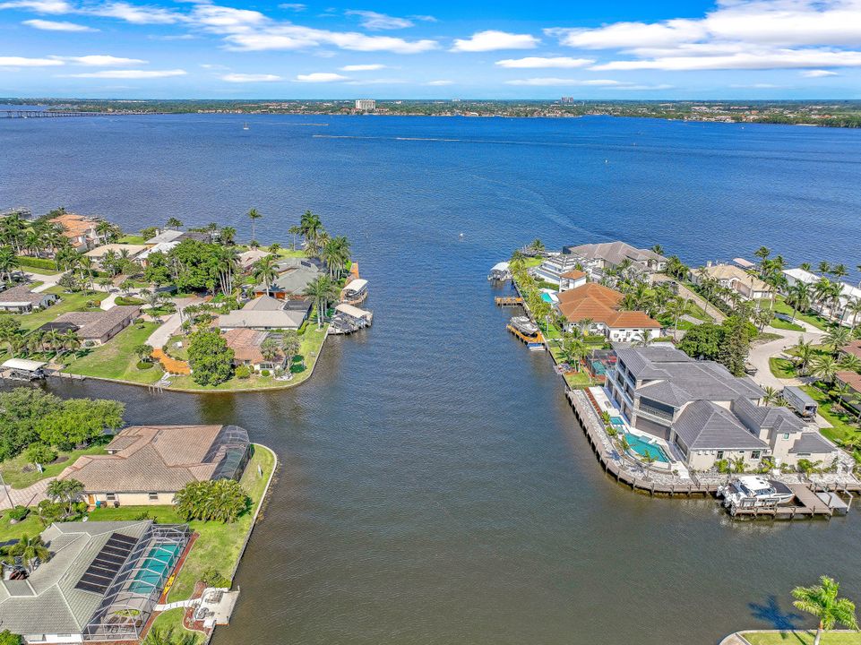 5360 Mikado Ct, Cape Coral, FL 33904