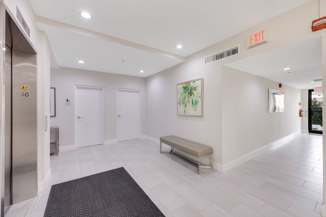 10482 Gulf Shore Dr #231, Naples, FL 34108