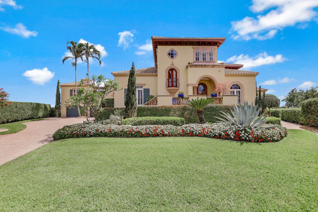 518 Coral Dr, Cape Coral, FL 33904