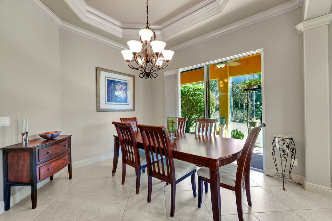 4000 Stonesthrow Ct, Naples, FL 34109