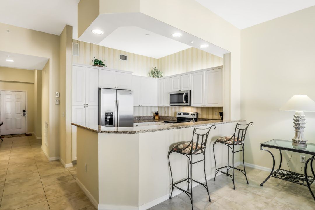 470 Launch Circle #603, Naples, FL 34108