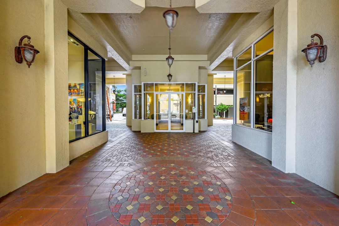 450 Bayfront Pl #4206, Naples, FL 34102