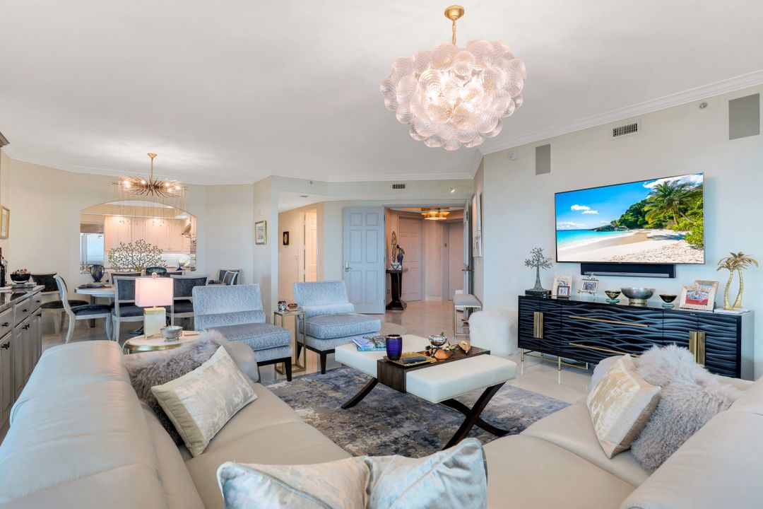 285 Grande Way #1204, Naples, FL 34110