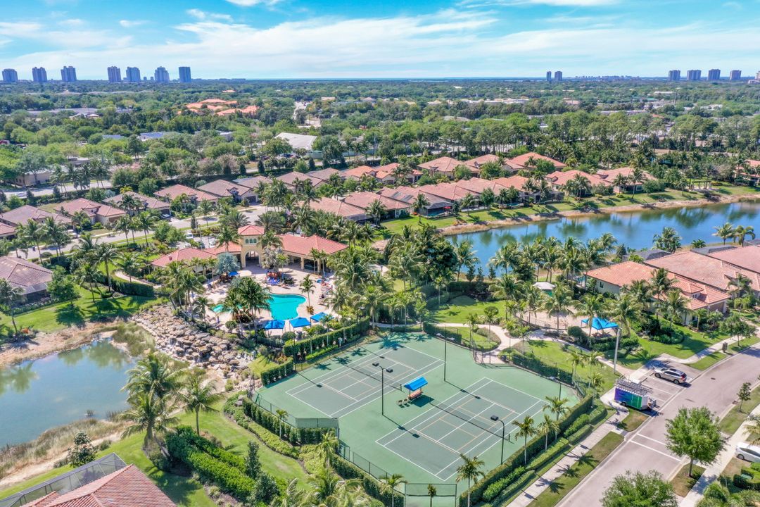 9073 Isla Bella Cir, Bonita Springs, FL 34135