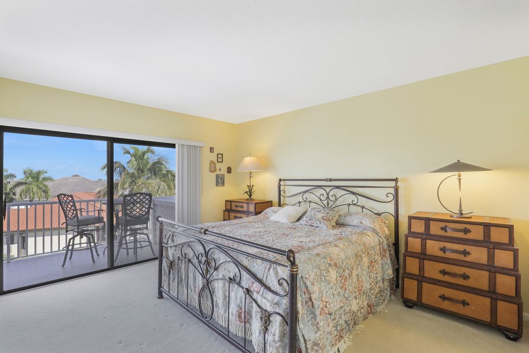 60 W Pelican St #504, Naples, FL 34113