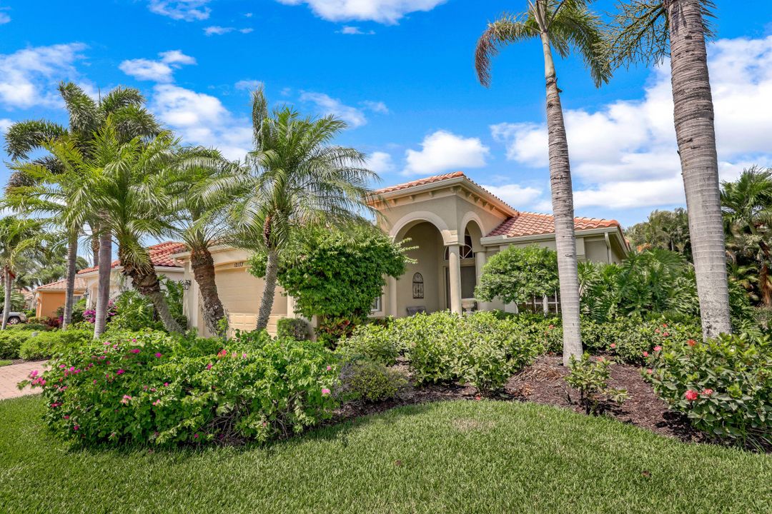 12133 Via Cercina Dr, Bonita Springs, FL 34135