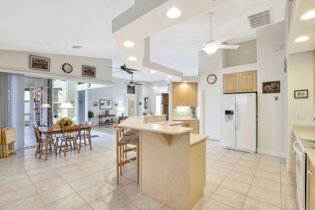 2709 SW 37th St, Cape Coral, FL 33914