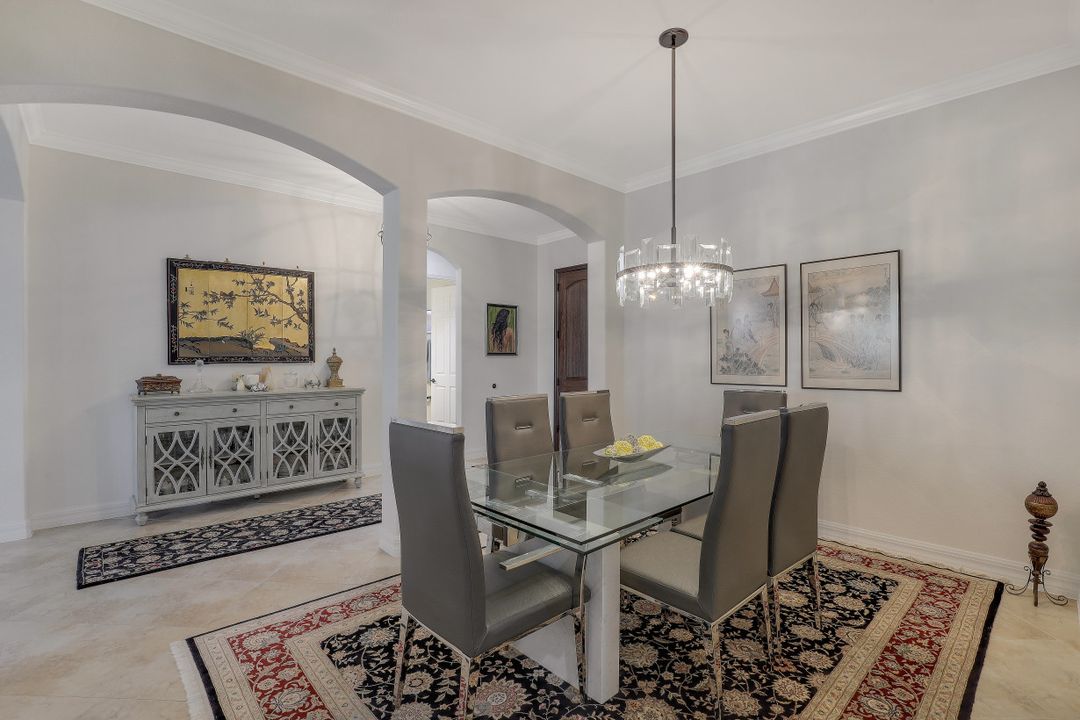 9336 Vercelli Ct, Naples, FL 34113