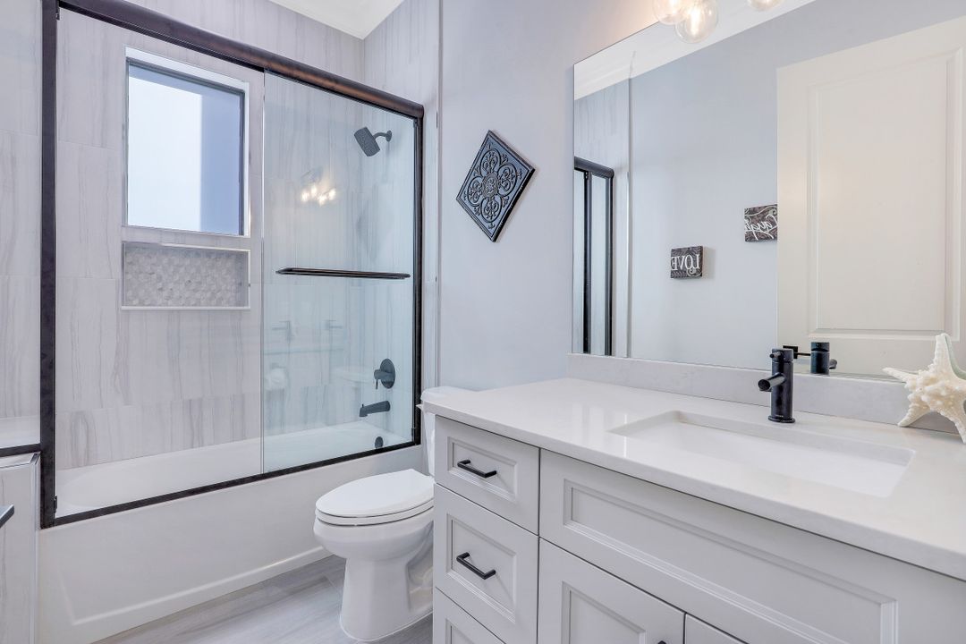 631 25th St SW, Naples, FL 34117