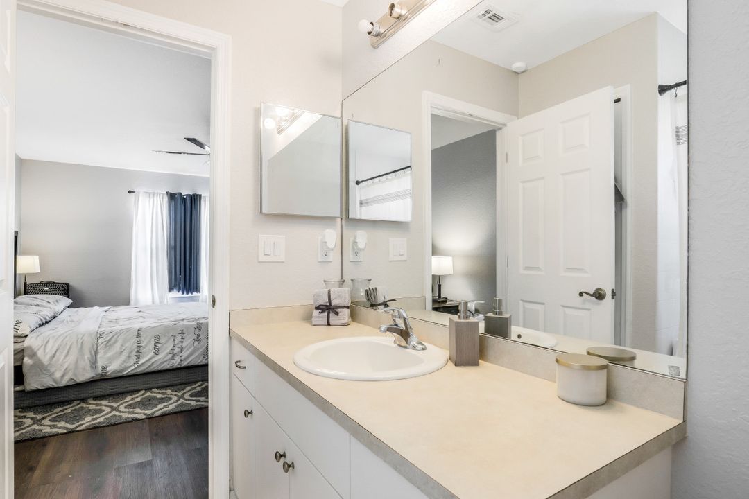 1725 NW 11th Ct, Cape Coral, FL 33993