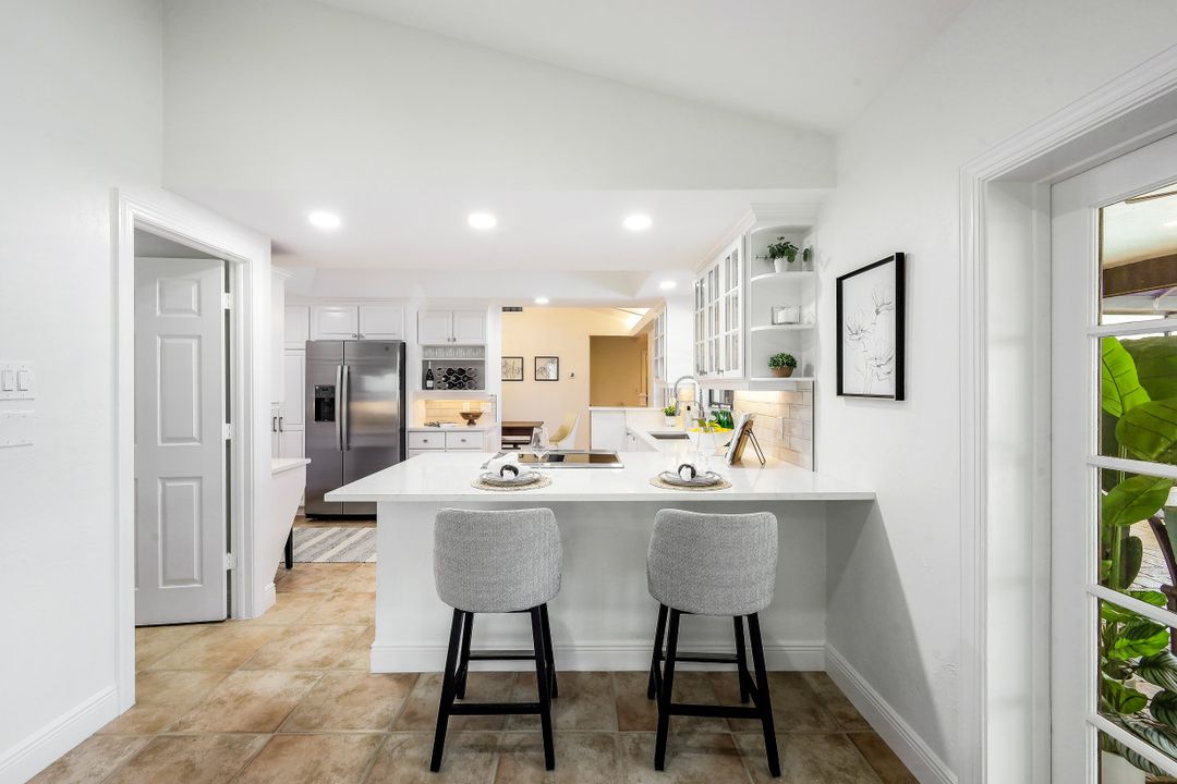 438 Lagoon Ave, Naples, FL 34108