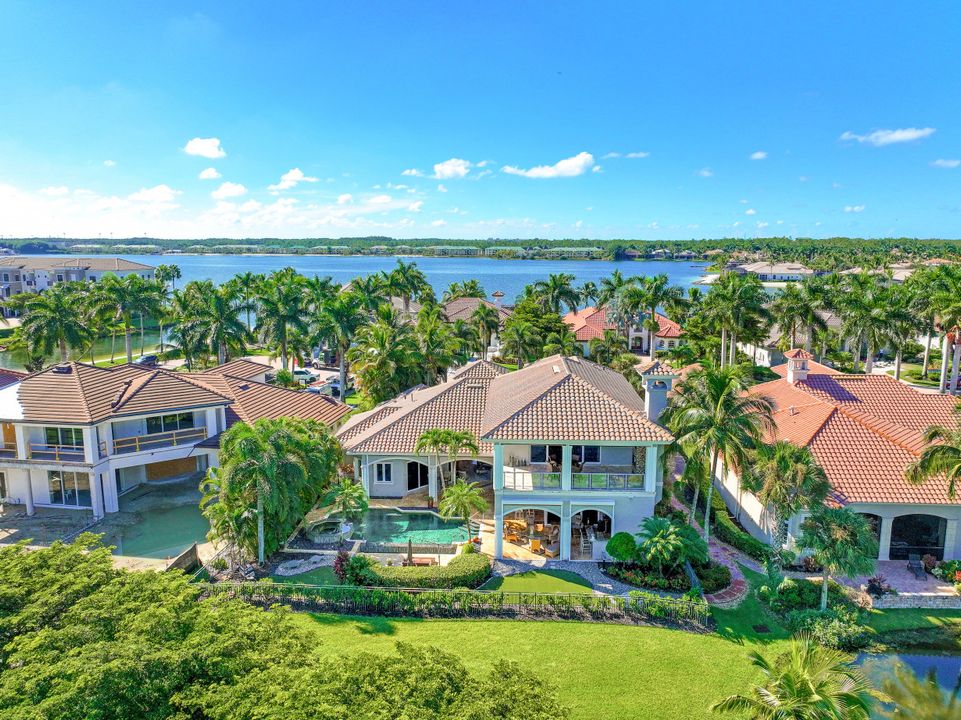 18000 Via Bellamare Ln, Miromar Lakes, FL 33913