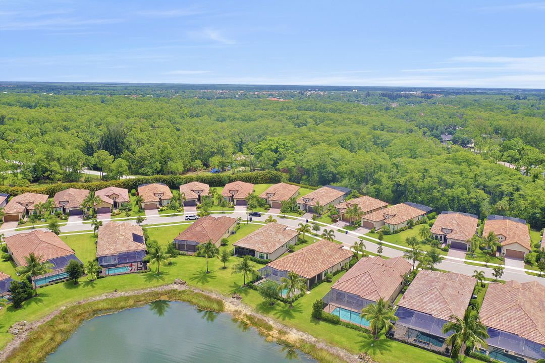 9220 Isla Bella Cir, Bonita Springs, FL 34135