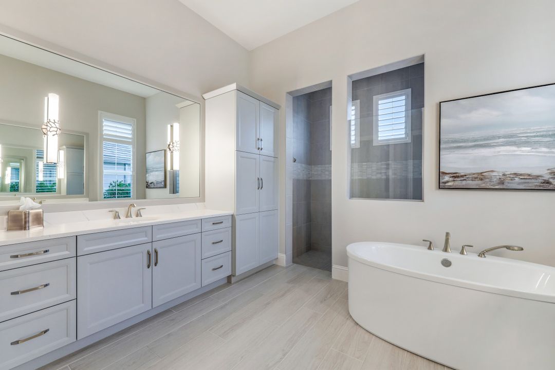6231 Megans Bay Dr, Naples, FL 34112