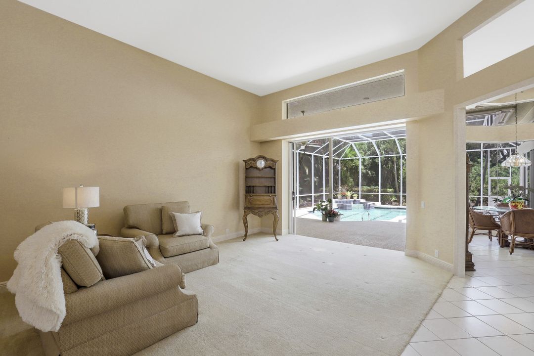 3950 Lakemont Dr, Bonita Springs, FL 34134