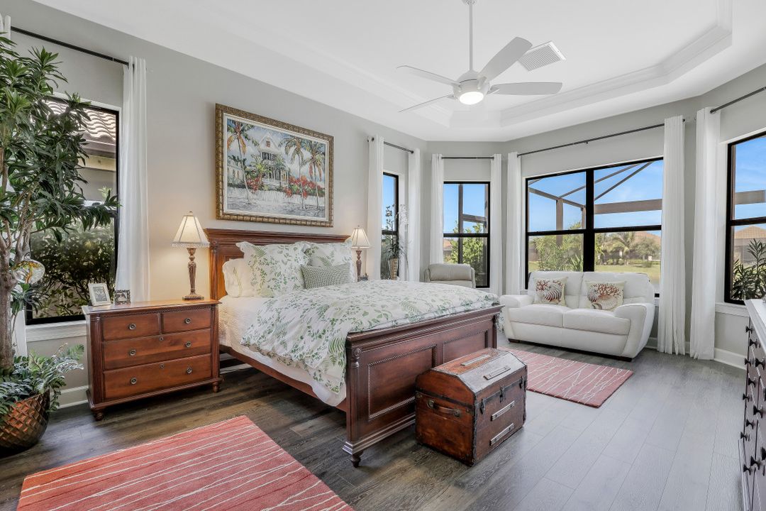 8669 Dilillo Ct, Naples, FL 34119