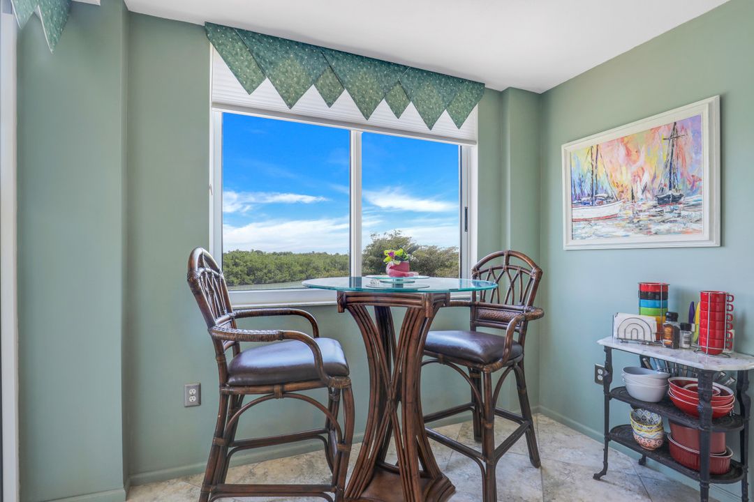 25 Bluebill Ave #201, Naples, FL 34108