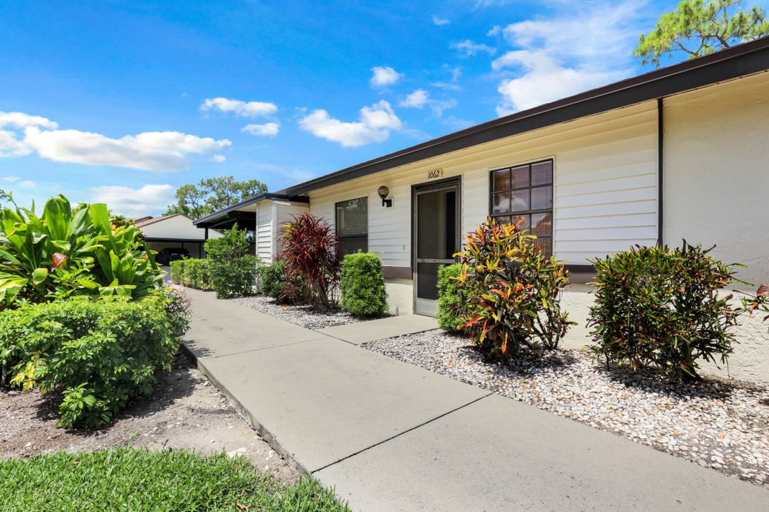 1062 Pine Isle Ln  #1062, Naples, FL 34112