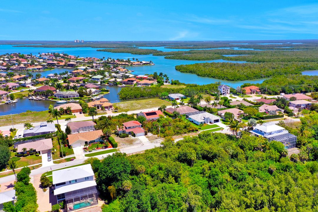 1959 Sheffield Ave, Marco Island, FL 34145