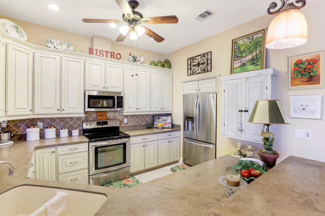 28381 Sombrero Dr, Bonita Springs, FL 34135