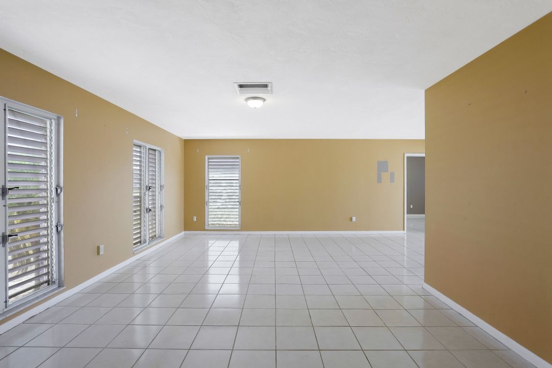 418 Yellowbird St, Marco Island, FL 34145