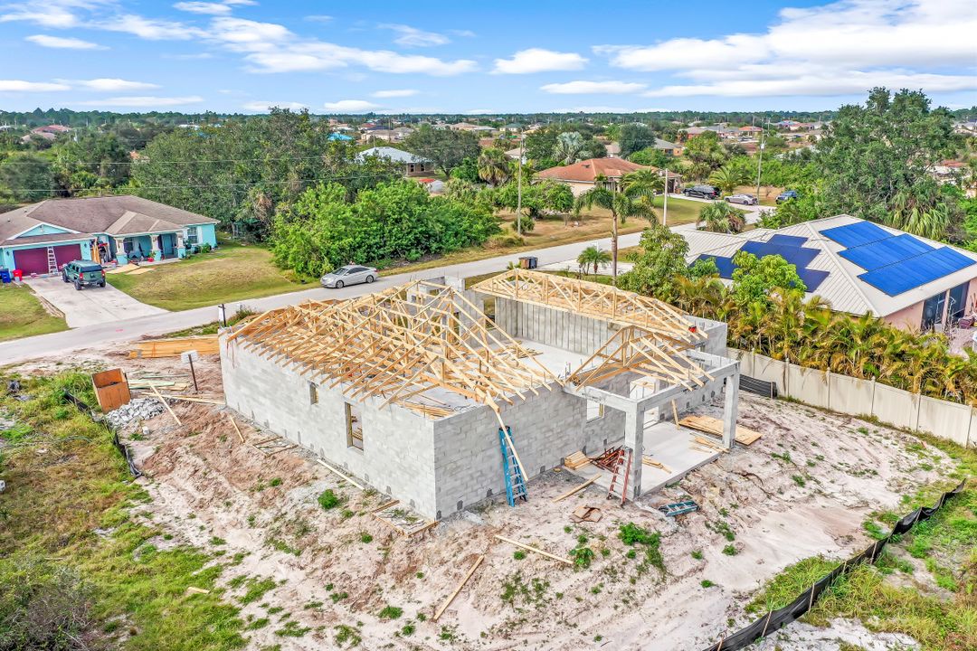 431 Pinafore Ave, Lehigh Acres, FL 33974