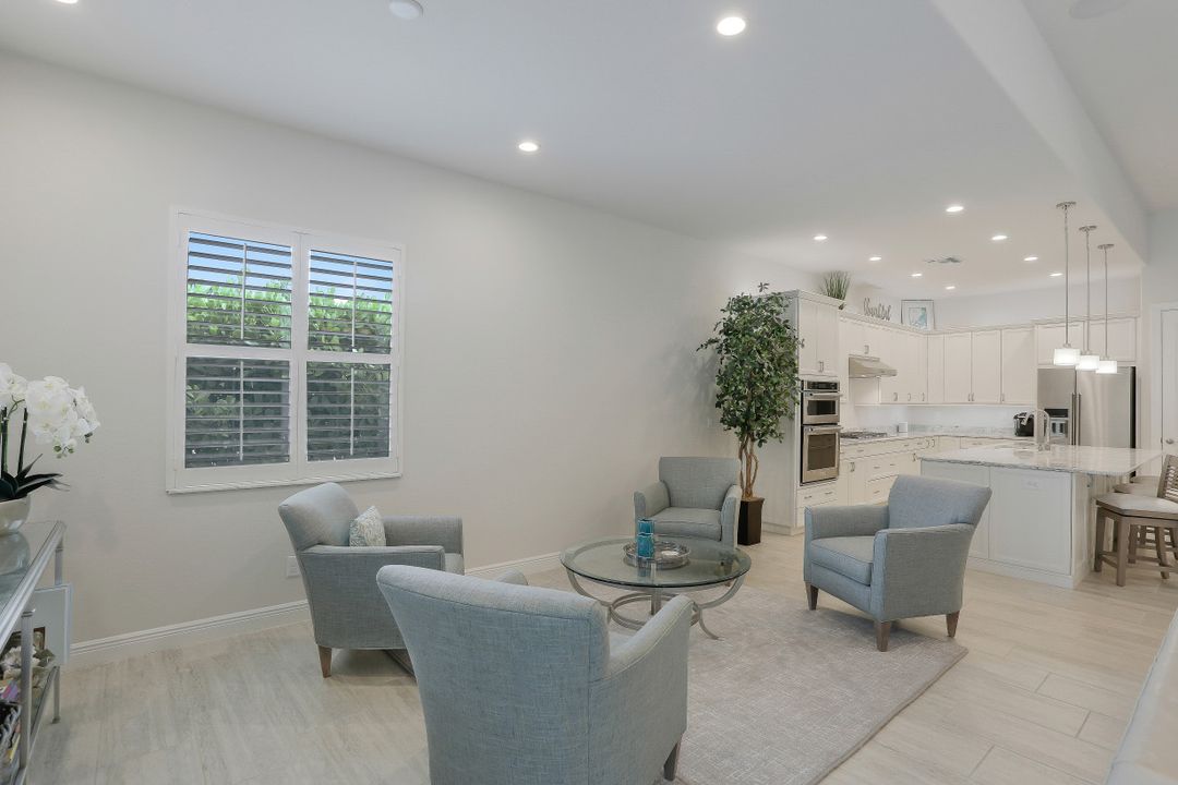 10030 Florence Cir, Naples, FL 34119