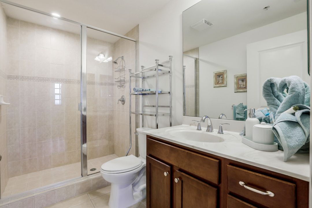 5793 Cape Harbour Dr #916, Cape Coral, FL 33914