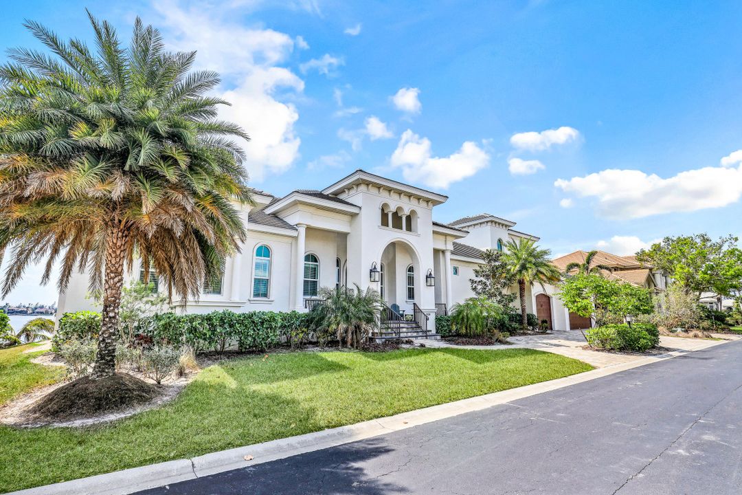 5930 Harborage Dr, Fort Myers, FL 33908