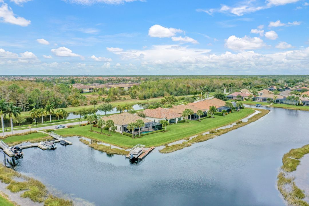 9364 Marble Stone Dr, Naples, FL 34120