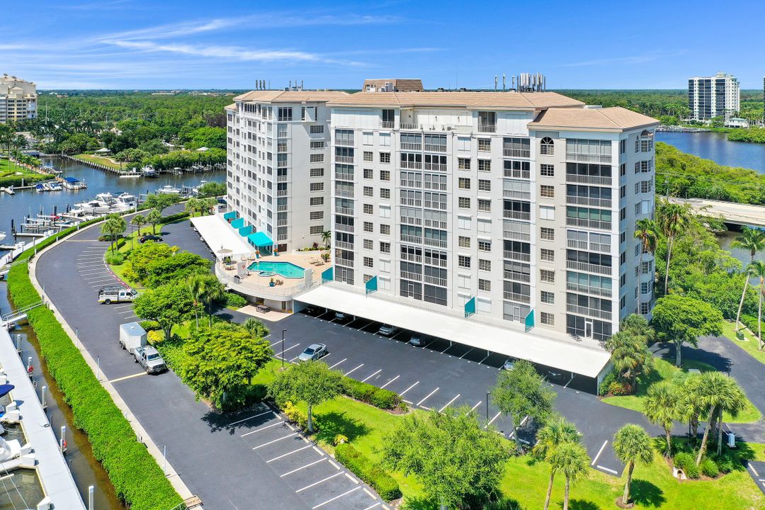 13105 Vanderbilt Dr #408, Naples, FL 34110