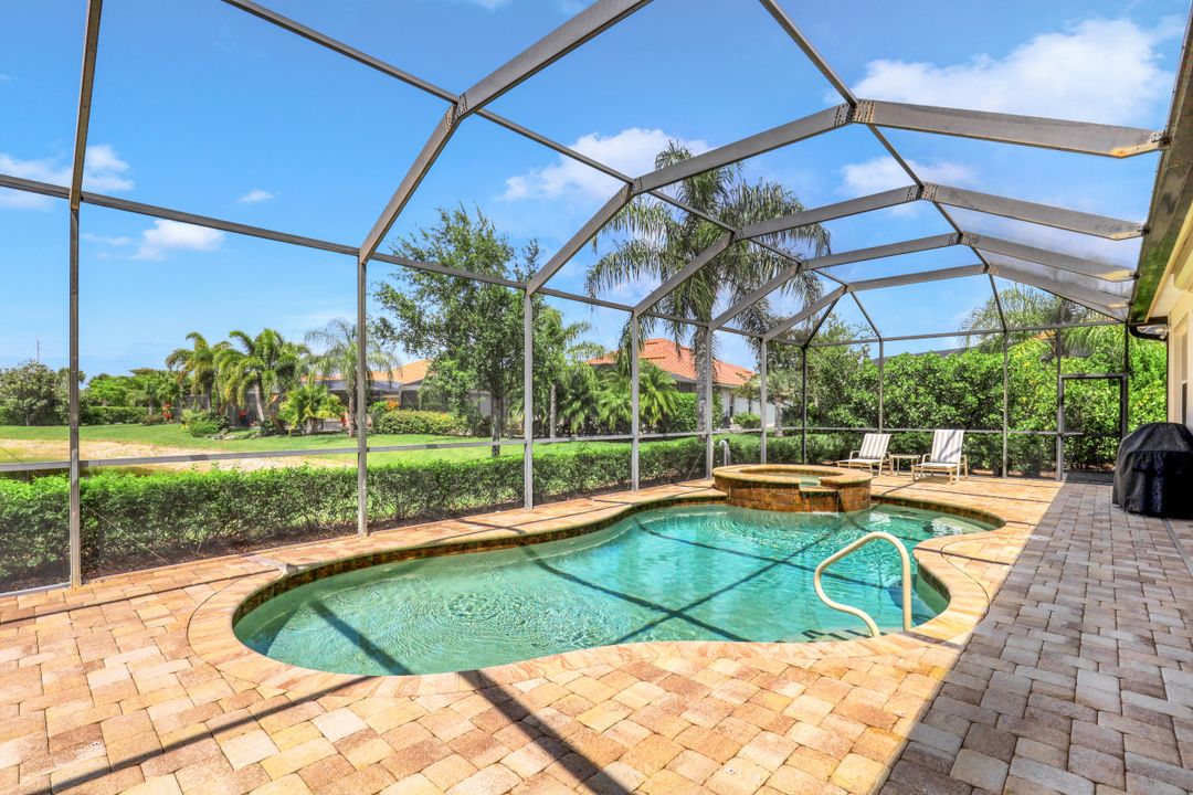 9746 Nickel Ridge Cir, Naples, FL 34120
