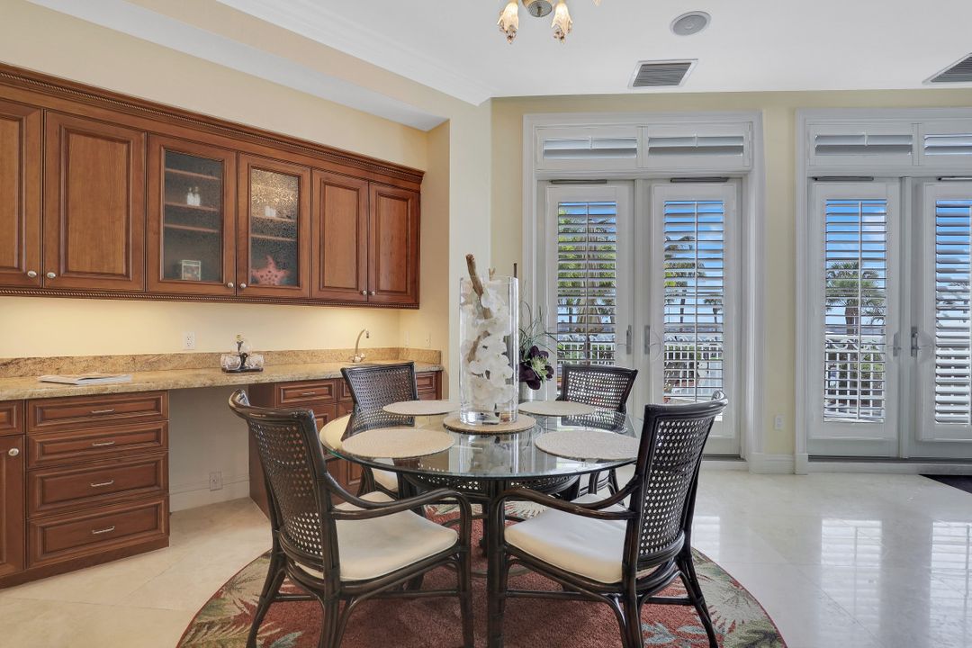 1001 10th Ave S #F3, Naples, FL 34102