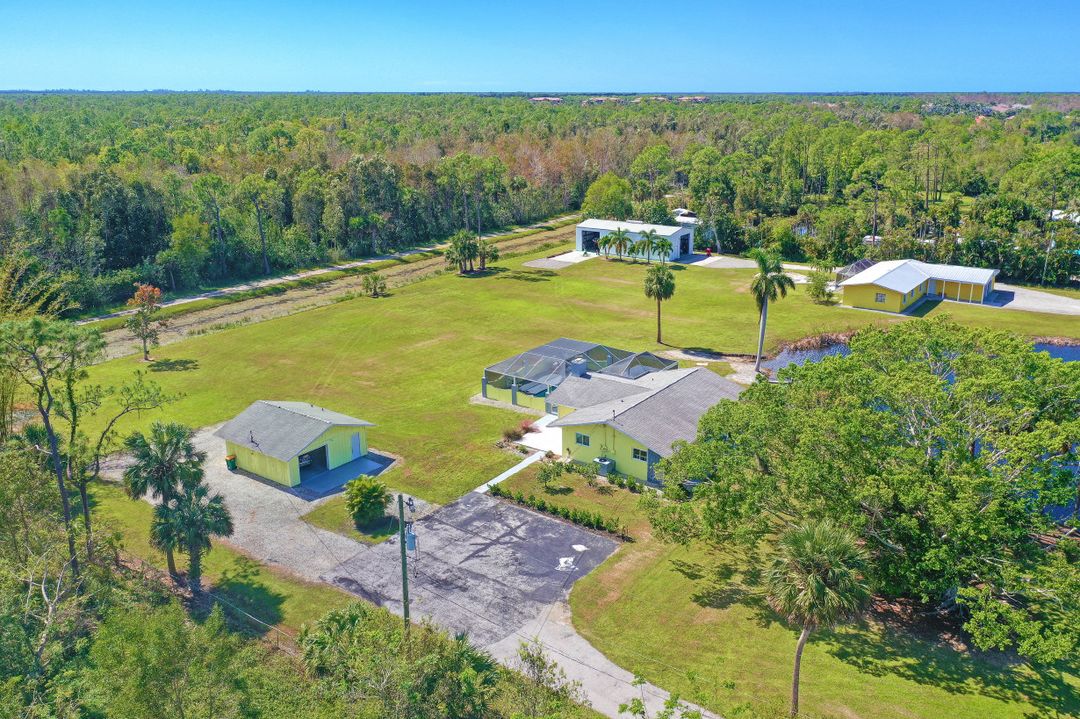 5322 Myrtle Ln, Naples, FL 34113