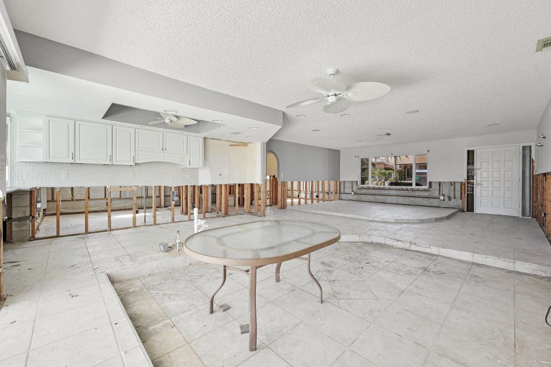 5327 SW 11th Ct, Cape Coral, FL 33914