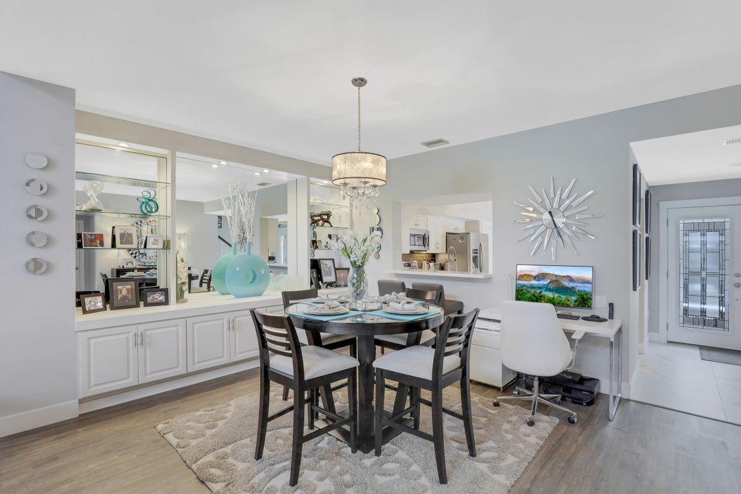 6060 Autumn Oaks Ln, Naples, FL 34119