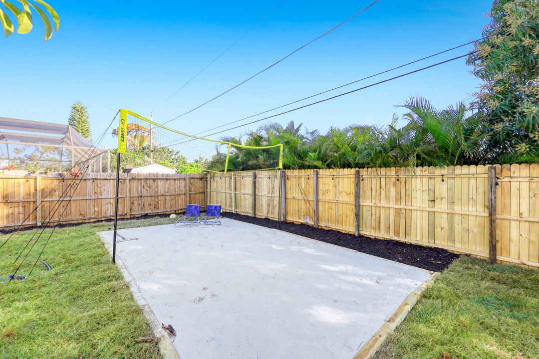 778 100th Ave N, Naples, FL 34108