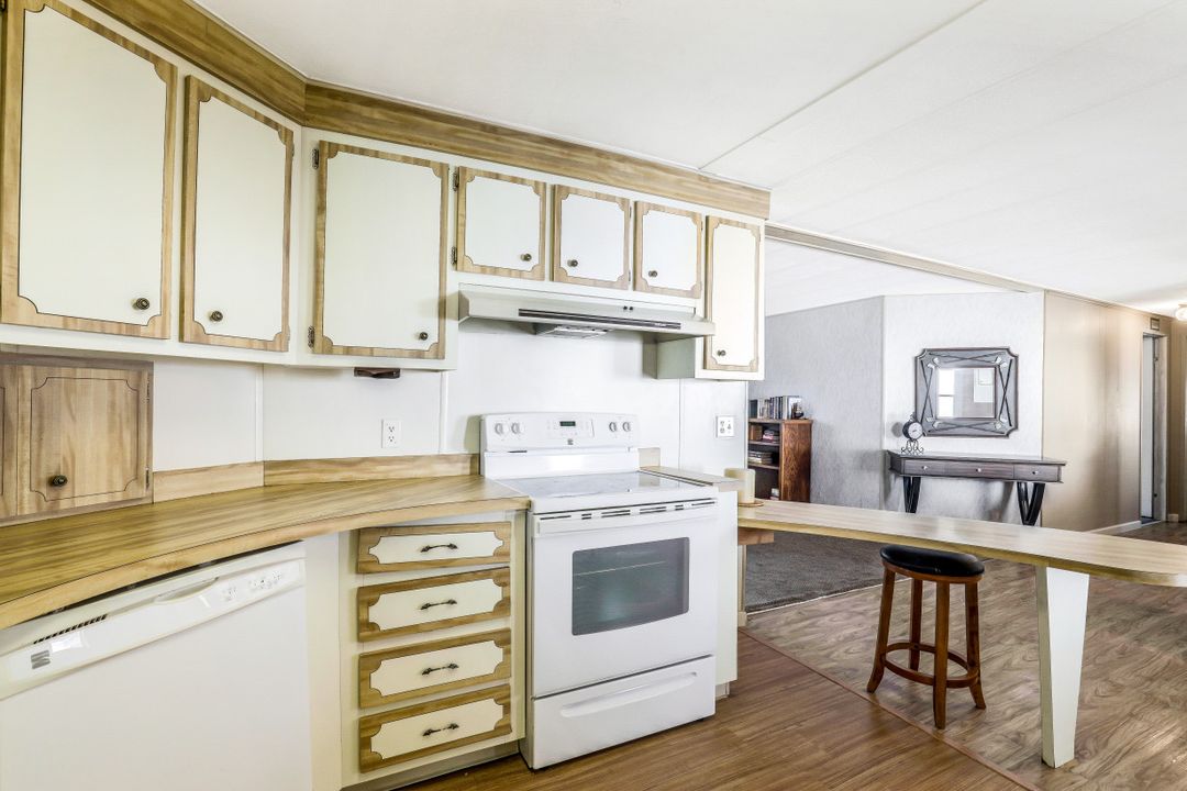 56 Palos Dr, Naples, FL 34104