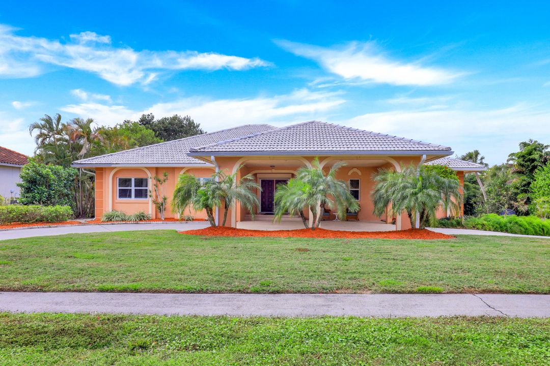 550 Inlet Dr, Marco Island, FL 34145