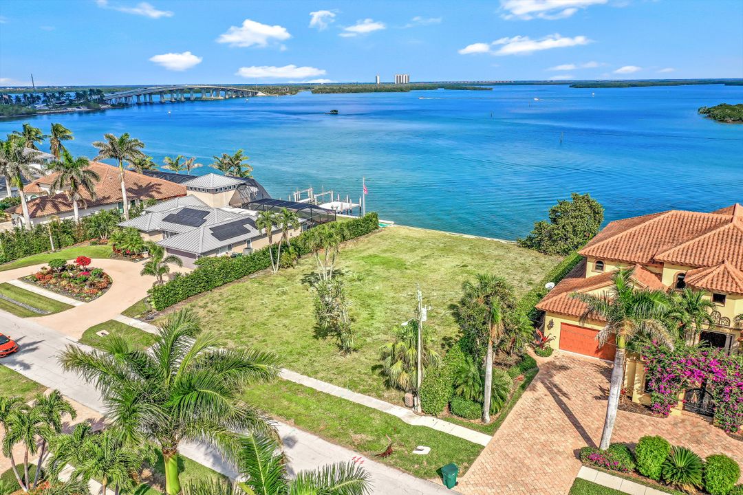 1457 Butterfield Ct, Marco Island, FL 34145